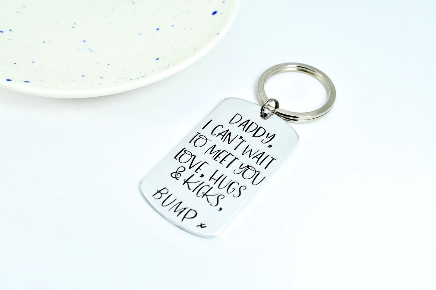 Personalised Gift For Parent To Be • Daddy I Can't Wait To Meet You • Love Bump • Gift From Baby • Love Hugs And Kicks • Keyring