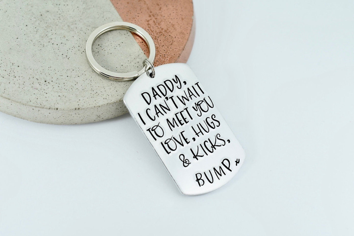 Personalised Gift For Parent To Be • Daddy I Can't Wait To Meet You • Love Bump • Gift From Baby • Love Hugs And Kicks • Keyring
